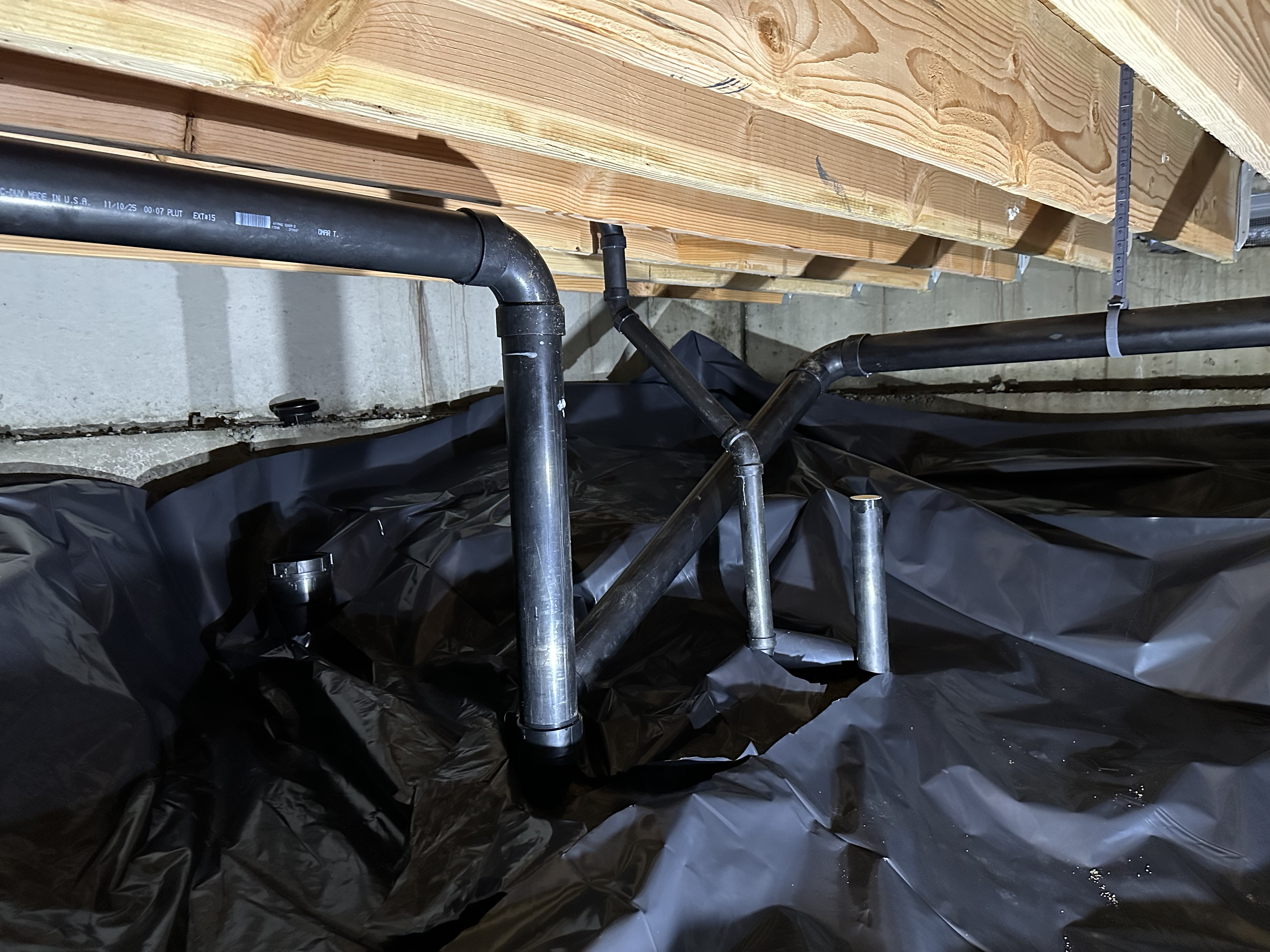 Sewer main connection at cleanout